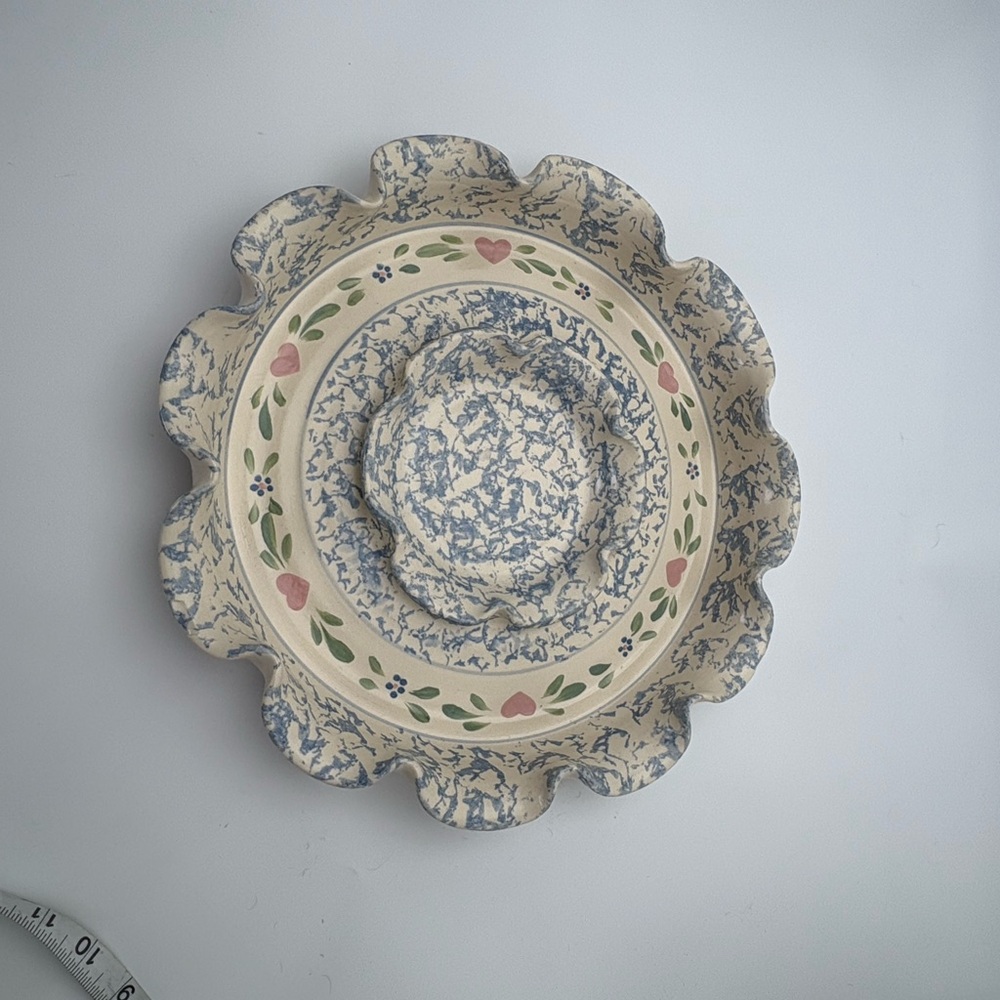 Vintage Floral Scalloped Pottery  Chip and Dip Platter with Hearts - Picture 12 of 13